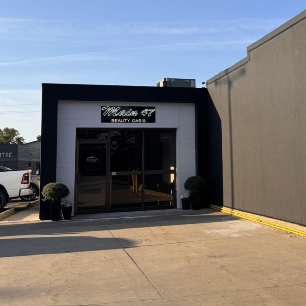 Front of Main 47 Beauty Oasis building